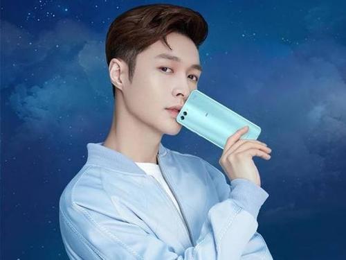 张艺兴代言华为nova,却遭更改代言人身份,粉丝发声要讨回公道