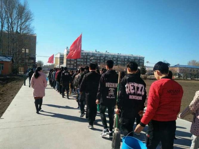 依安县新兴中学劳动教育活动