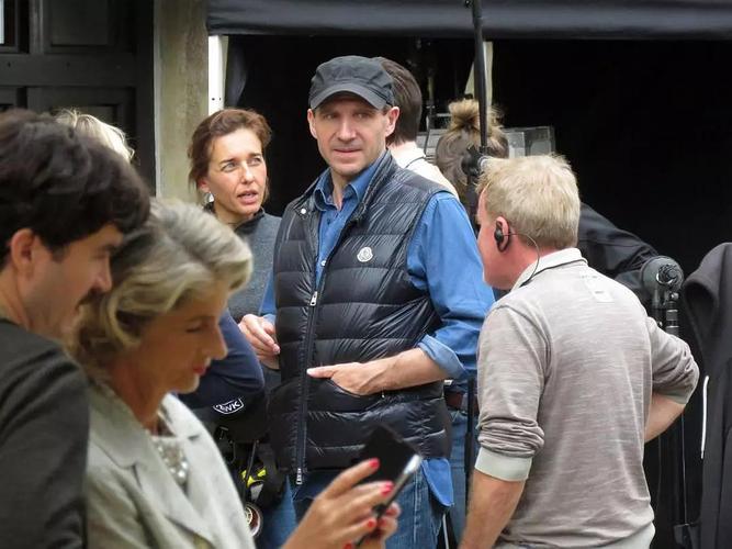 拉尔夫·费因斯在片场