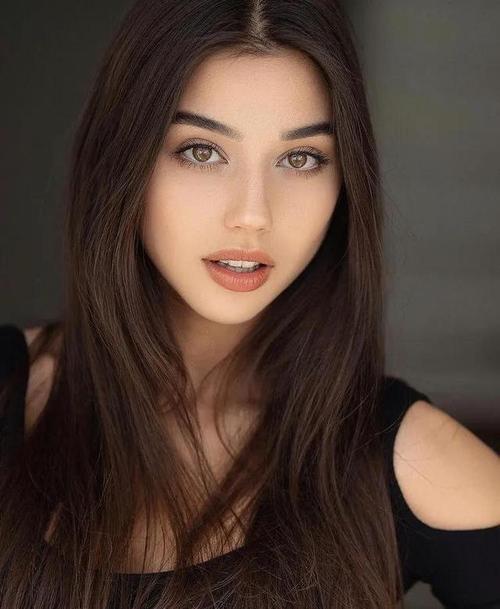 波兰美女模特maja strojek