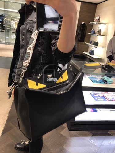 终于缩小的fendi 小怪兽 男peekaboo 拔草