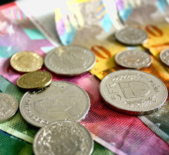 瑞士法郎(swiss franc)是瑞士和列支敦士登的法定货币,由瑞士