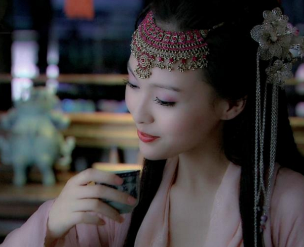 公认最美的6位女娲后人,赵丽颖第3,唐嫣第2,第一童年女神!