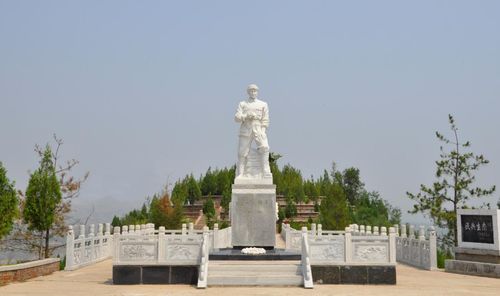 (柳林刘志丹将军殉难处)在兴县晋绥边区革命纪念馆看战火洗礼下,晋绥