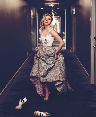 科洛·格蕾斯·莫瑞兹(chloe grace moretz)为杂志
