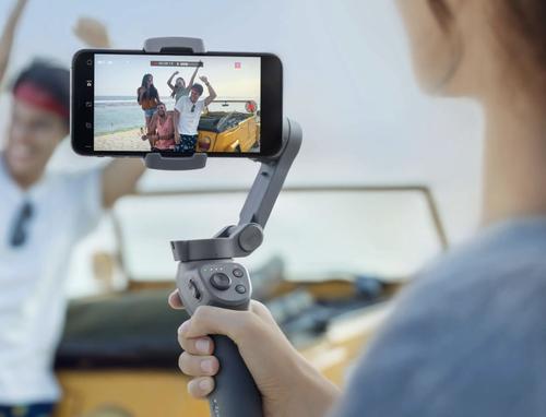 dji om 4手机云台实机上手:实用的磁吸式结构与智能跟拍