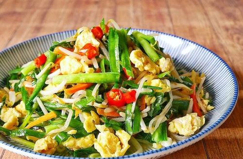 第一款韭菜绿豆芽炒蛋