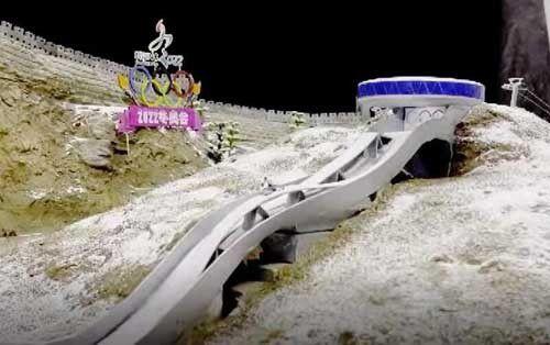 模型制作师李寿升用15天时间制作了国家跳台滑雪中心"雪如意"微缩模型