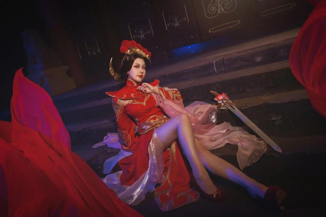 王者荣耀cos露娜原皮王者荣耀露娜秒人出装