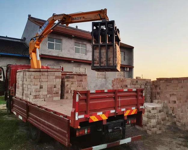 厂家直销标砖红砖夹砖随车吊 砖厂运输神器液压抱砖机