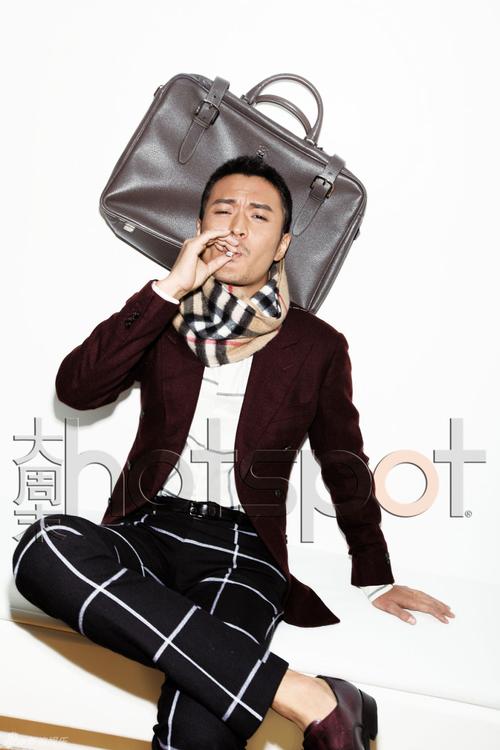 于小伟出生于音乐世家,学习过音乐,美术,雕塑,也做过 a target="