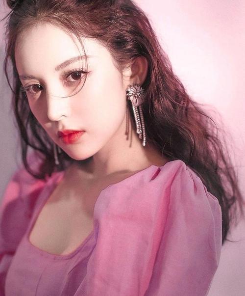 "新疆美女"古力娜扎,美丽动人,魅力十足