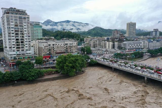 百年一遇的洪水,为何能顺利过雅安?