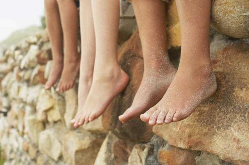 扔掉鞋子,光脚走路——当赤脚成为一种风潮