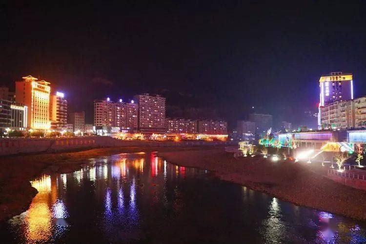 大美旬阳!太极城绚丽夜景尽收眼底,美景如画~_手机搜狐网