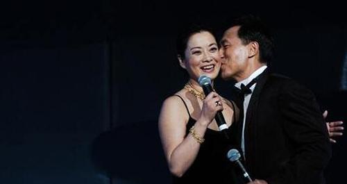 12亿拿下稀缺项目,又一大佬"现身",歌手妻子:不公布丈夫身份