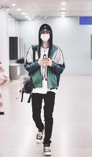 王一博穿搭获简约男友风top1,简约而精致,是酷盖没错