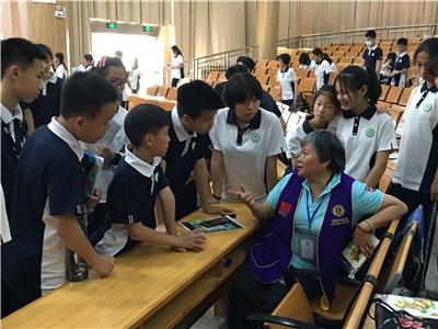 我是小小集邮家——集邮俱乐部走进河源深河中学