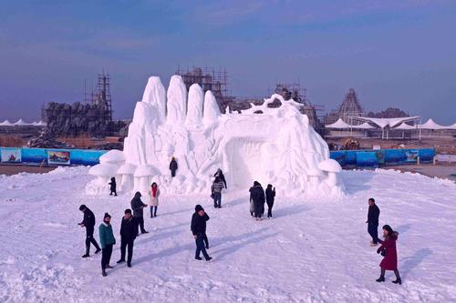 第六届全国大众冰雪节---新疆巴州博湖县第十二届冰雪节在大河口拉开