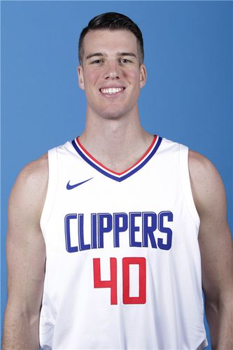 马绍尔-普拉姆利 出生                位  置:中锋 身  高:213 体