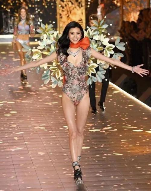 奚梦瑶的维密秀