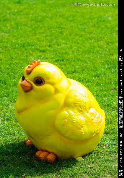 小鸡雕塑