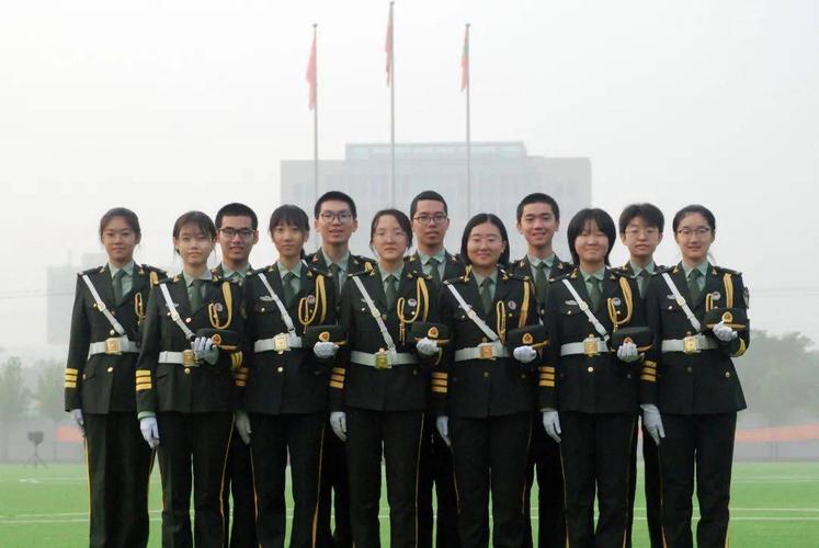 戎装在身,青春无悔|石家庄一中西山学校举行国旗班交接仪式