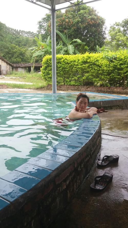 走过博白亚三温泉的边缘,来过玉林田间,夜暮!