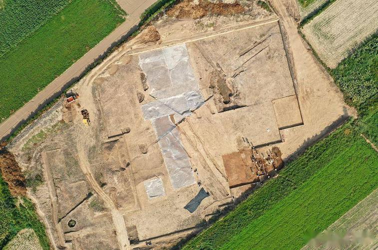 陶寺遗址位于山西省临汾市襄汾县陶寺村南,面积约280万平方米,是中原