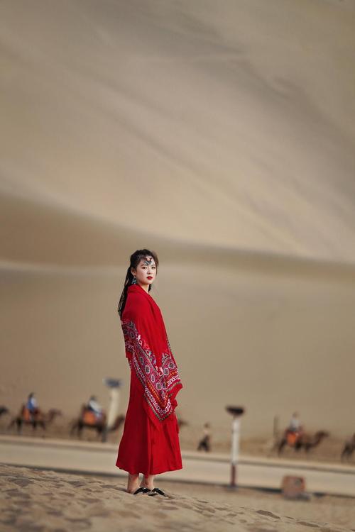 用a7r4,a9在鸣沙山沙漠抓拍红裙小姐姐(2)