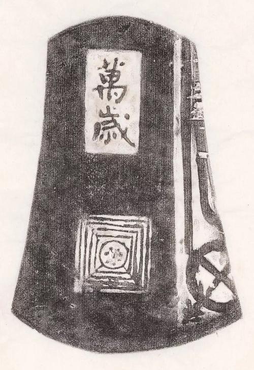 西市距达观显贵的宅地较远,周围多是平民住宅,甚至还有很多外国人居住