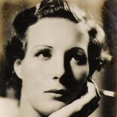 宾妮·巴尼斯 饰 milady de winter