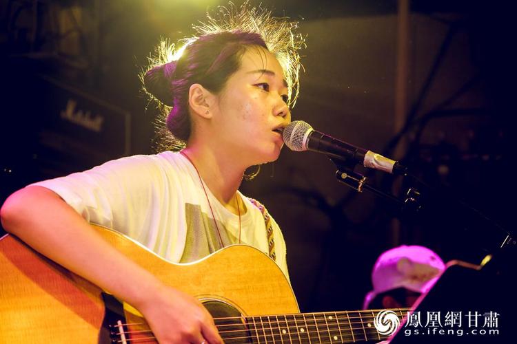 素面朝天唱给你听 民谣女歌手花粥搅动"兰州躁"