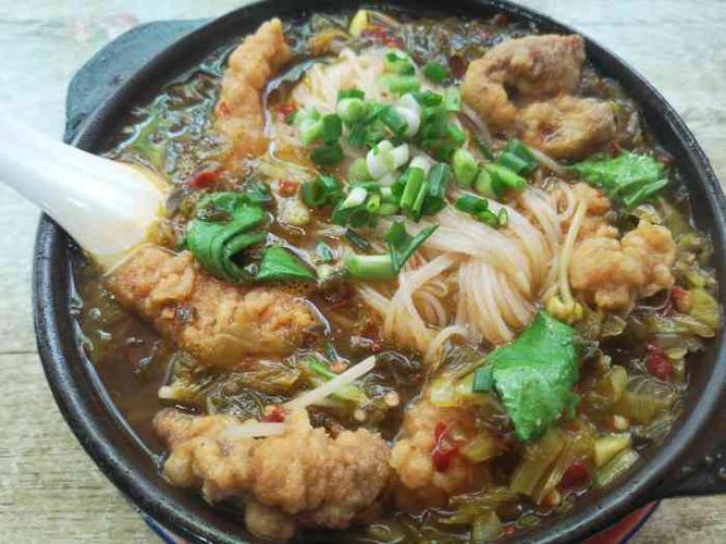 川渝酥肉砂锅米线
