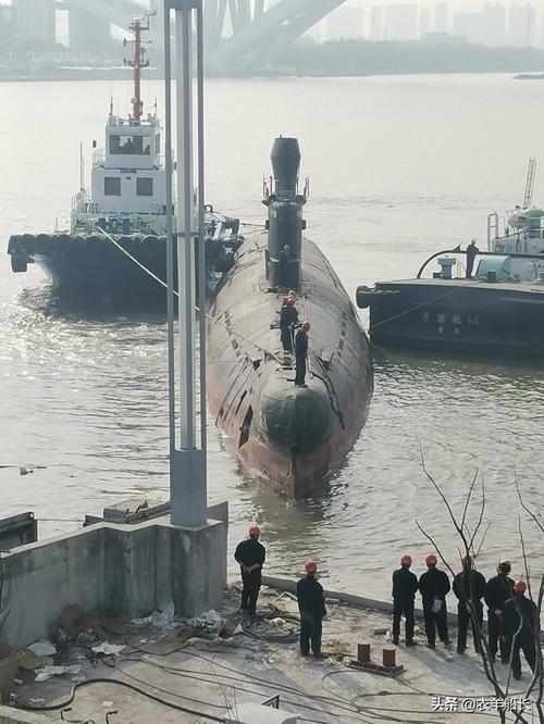 航海科普035g型潜艇入坞操纵解析