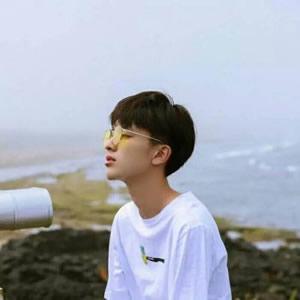 清新阳光头像男治愈 高清帅气的清新微信头像男生图片