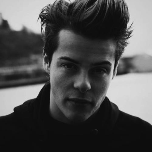 skam chris