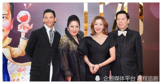 90年代初期,向华强跟向华胜曾经在澳门发展,当时何鸿燊立刻就让崩牙驹