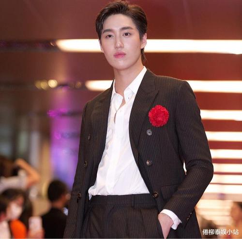 泰星tor夺得kcl视帝:我对自己不是很有信心,我很担心我的女朋友