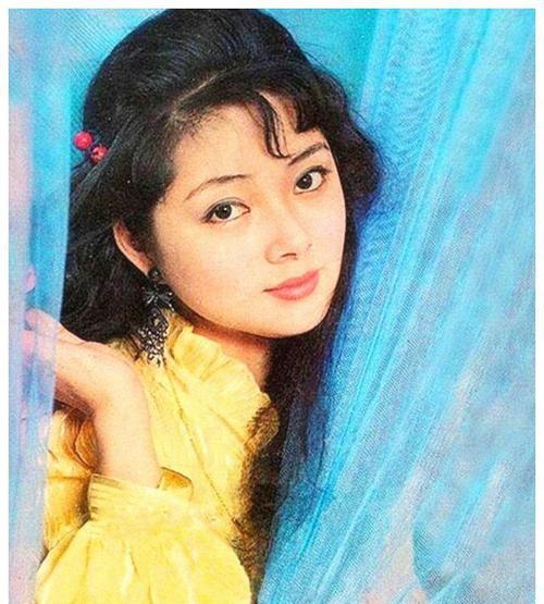 87《红楼梦》"十二钗"演员年轻照片,没想到当年金莉莉