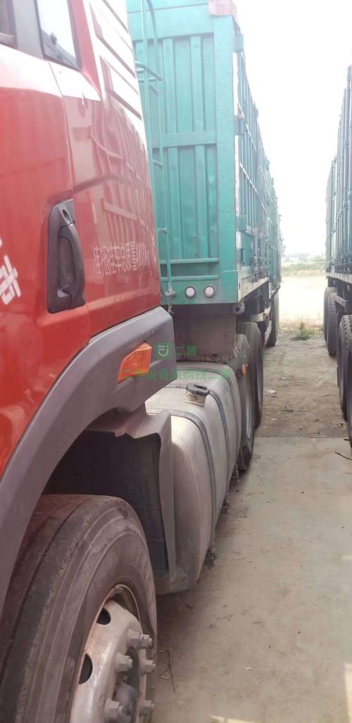 出售一台2019年的解放悍威400牵引车,带11米半挂车