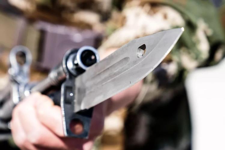 刺出军刺的那一刹,血性随之点燃(附超燃视频)