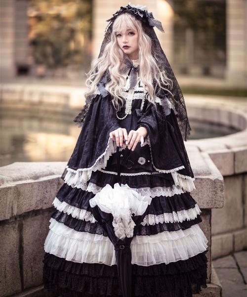 有一种哥特风洛丽塔"花嫁",个性又叛逆,lo娘却想穿它参加婚礼