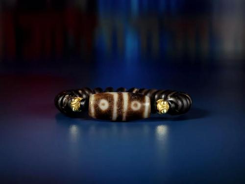 唯一仅见千年至纯四眼四牙天珠