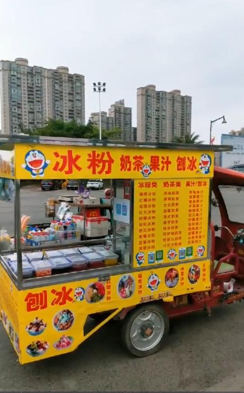 出售双用电动小吃车,夏天可以卖冰粉,冬天可以卖炸串串.