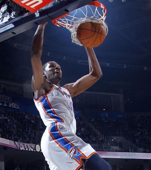 杜兰特25分威斯布鲁克两双 骑士负雷霆吞8连败