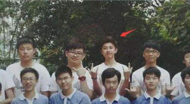 蔡徐坤早期照片