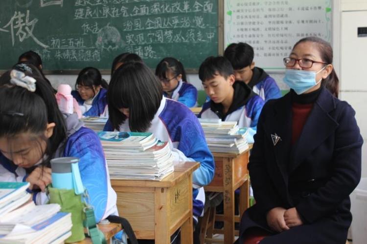 临邑五中举行家委会成立暨家长开放日活动