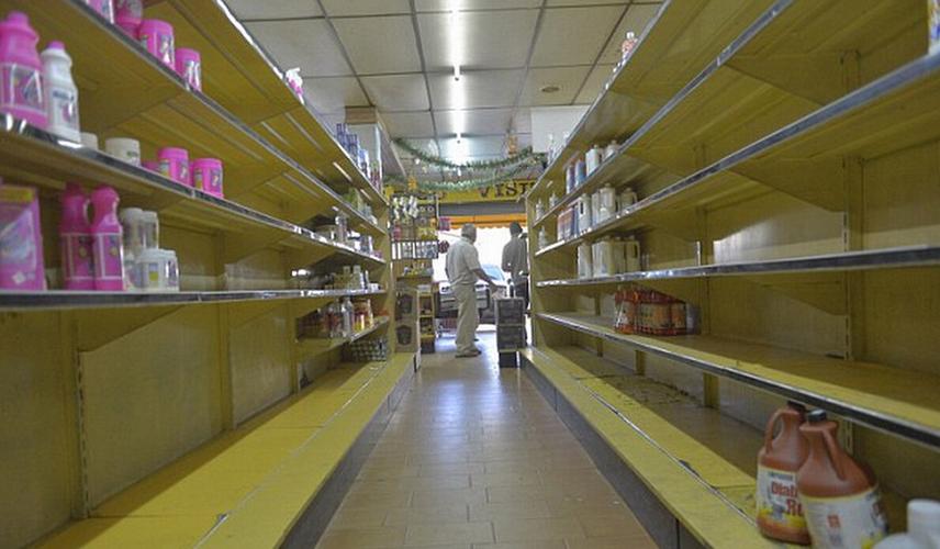 油价下跌 委内瑞拉超市货架被疯抢一空