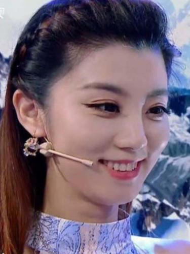 有些人表面是王牌女郎,暗地里却是奥运开幕会引导员,藏得真深!